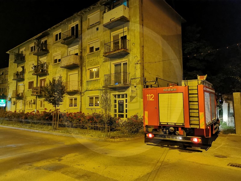 FOTO. Pompierii au intervenit de urgență într-un bloc de lângă Poliția Satu Mare