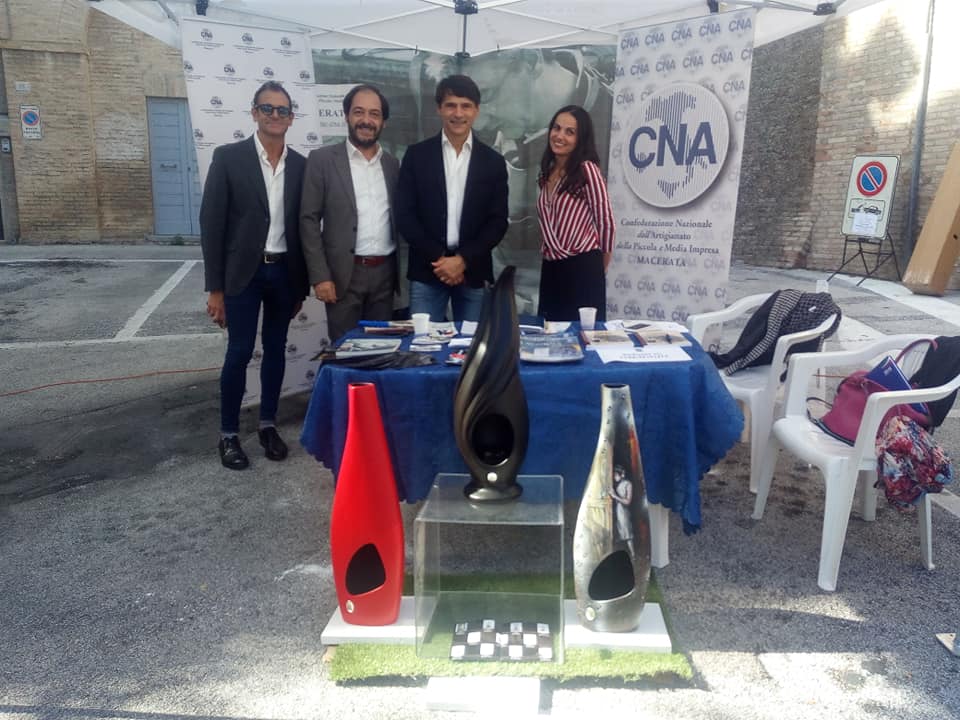 FOTO. Povestea de succes a unei sătmărence în Italia. A inventat o sobă care i-a încântat pe italieni