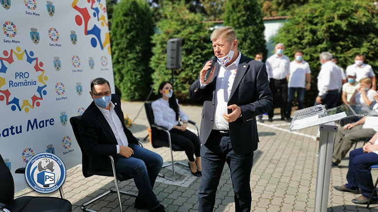 FOTO/VIDEO. Victor Ponta, la Satu Mare: "Vreau să ținem cu oamenii, împotriva politicienilor care le vor răul!"