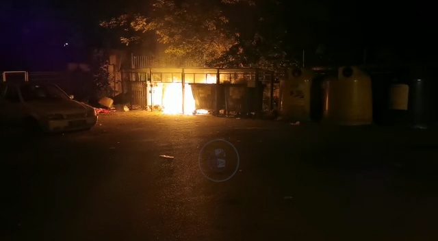 VIDEO. Incendiu și pericol de explozie în zona Spitalului Județean Satu Mare. Un piroman ar acționa în serie