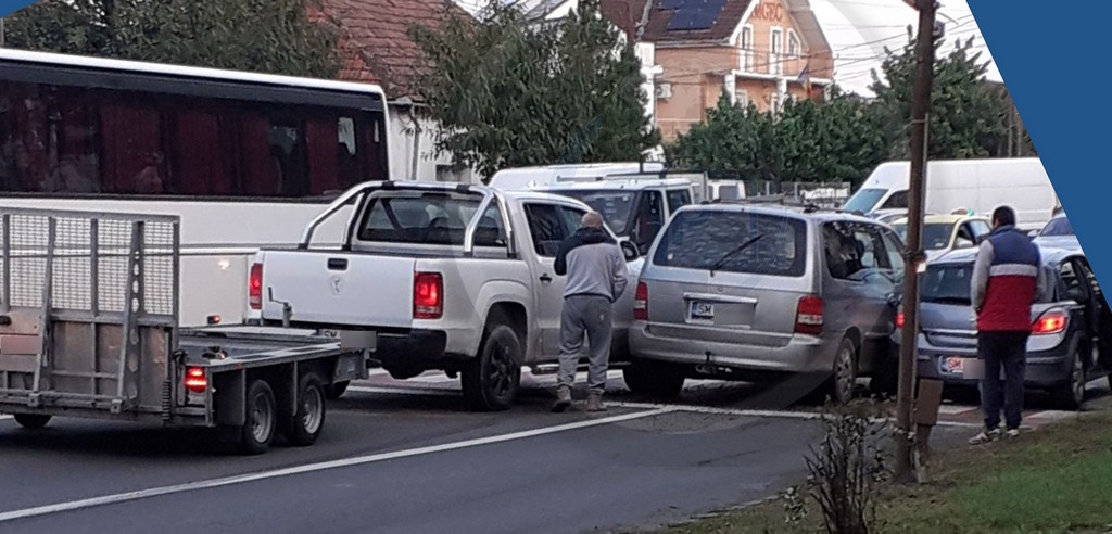 FOTOGALERIE. Accident în lanț! Pieton lovit pe trecere, după o coliziune între trei mașini pe B-dul Blaga