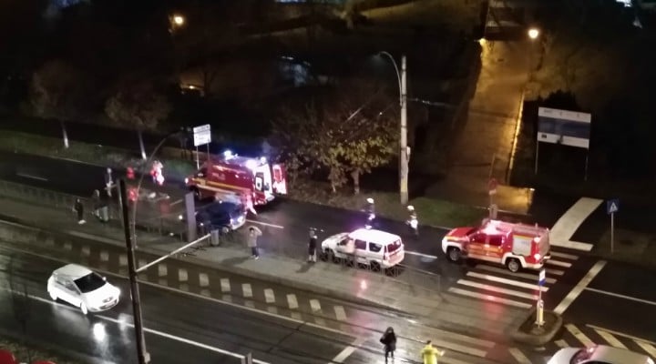 Tânăr (20 de ani) beat, din județul Satu Mare, lovit de o mașină. Pietonul ”șerpuia” pe șosea