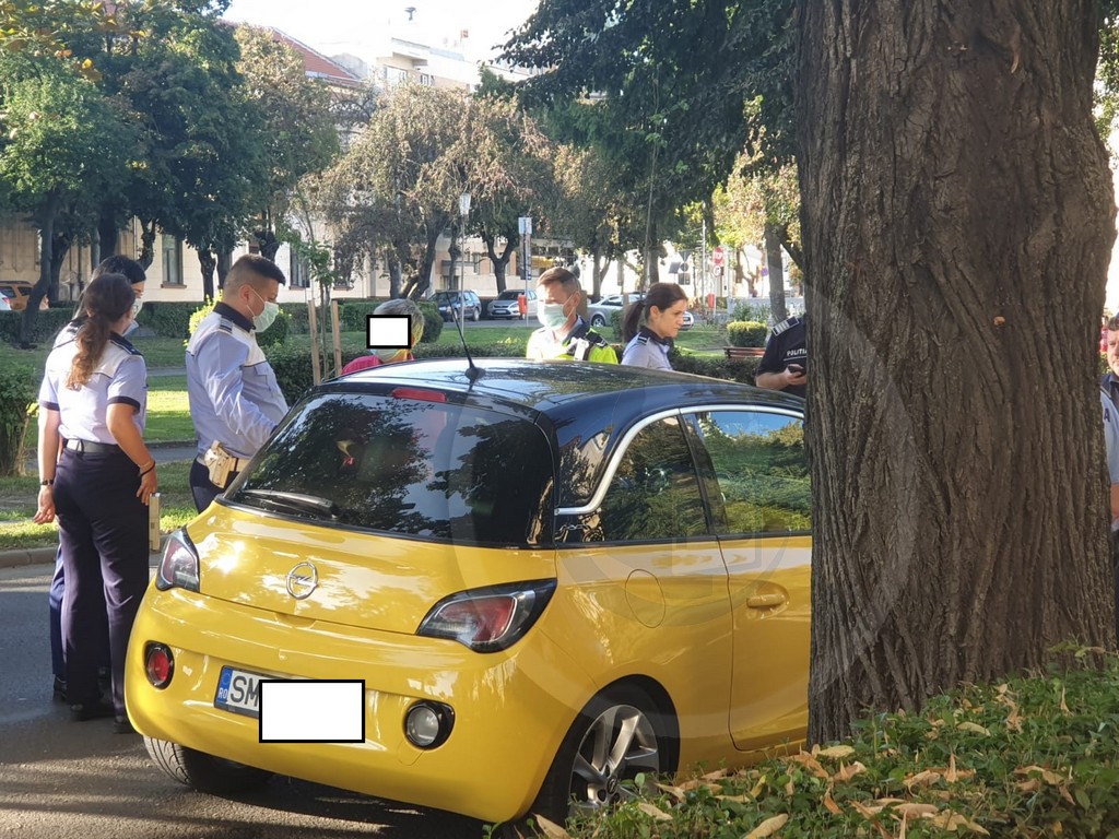 FOTO/VIDEO. Scandal în trafic, între un avocat cunoscut și polițiști. Șoferul ar fi refuzat să coboare din mașină