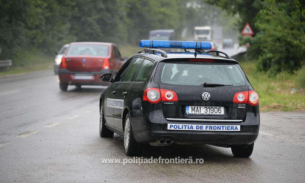 FOTO. FLAGRANT. Un șofer a încercat să mituiască un polițist pe DN19, între Satu Mare și Botiz