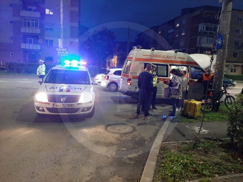 FOTO. Accident pe Drumul Careiului. Impact între un autoturism și un moped