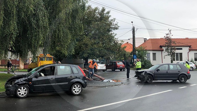 FOTOGALERIE. Accident rutier cu victimă în municipiul Satu Mare. Trafic restricționat