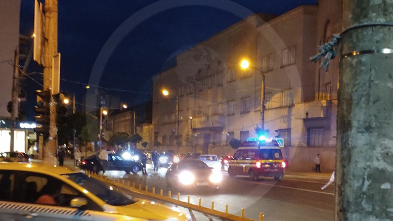 FOTO. Accident pe Calea Traian, lângă Muzeul Județean. Impact între două autoturisme