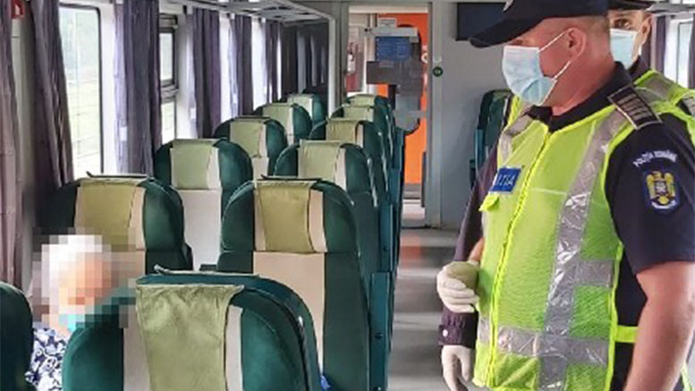 FOTO. Controale anti-COVID-19 în trenurile și gările sătmărene. Polițiștii au dat și amenzi
