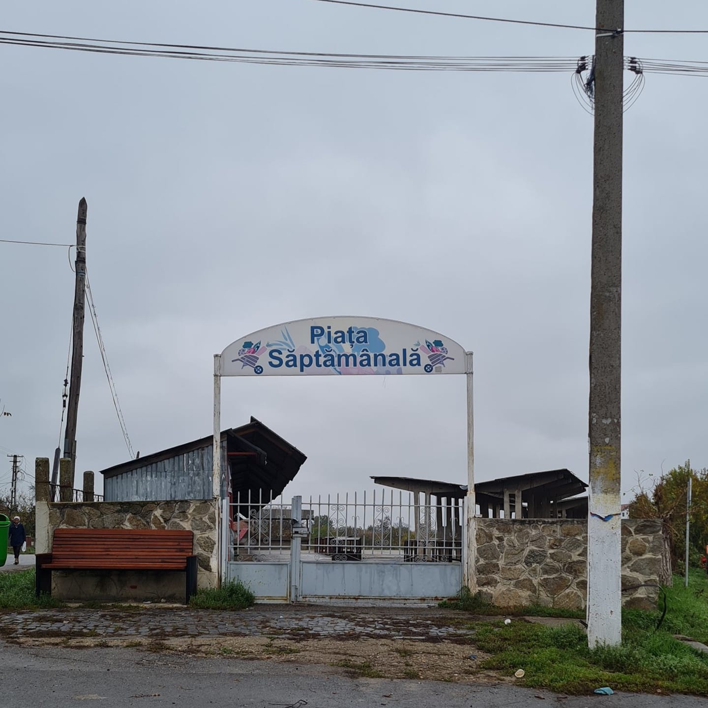 Așa da! Într-un oraș din județ scade la jumătate taxa pentru producătorii locali