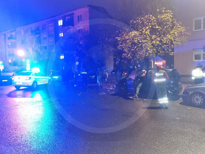 Un tânăr fără permis a făcut prăpăd în Satu Mare. A avariat șase mașini dintr-un foc