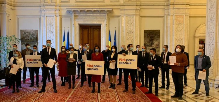 USR se ține de cuvânt! Parlamentarii USR și-au dat demisia pentru a nu beneficia de pensii speciale