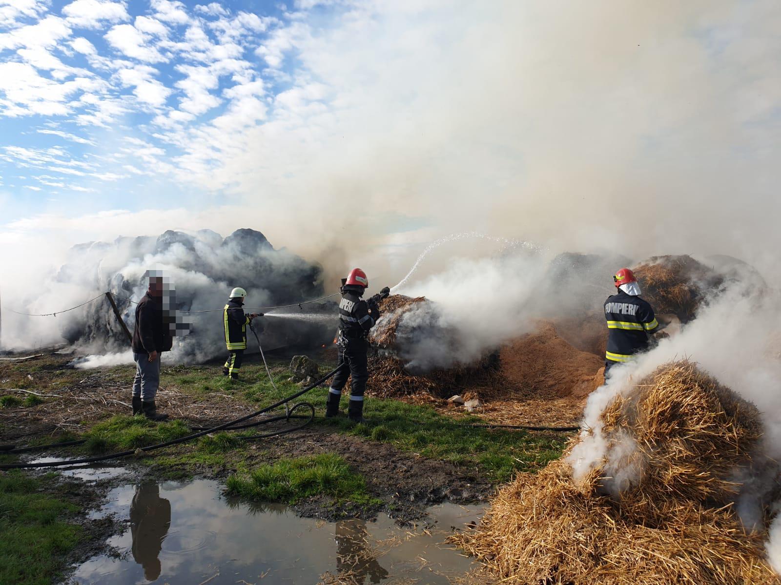 FOTO/VIDEO. Incendiu de amploare în județul Satu Mare! Cinci ore de intervenție!
