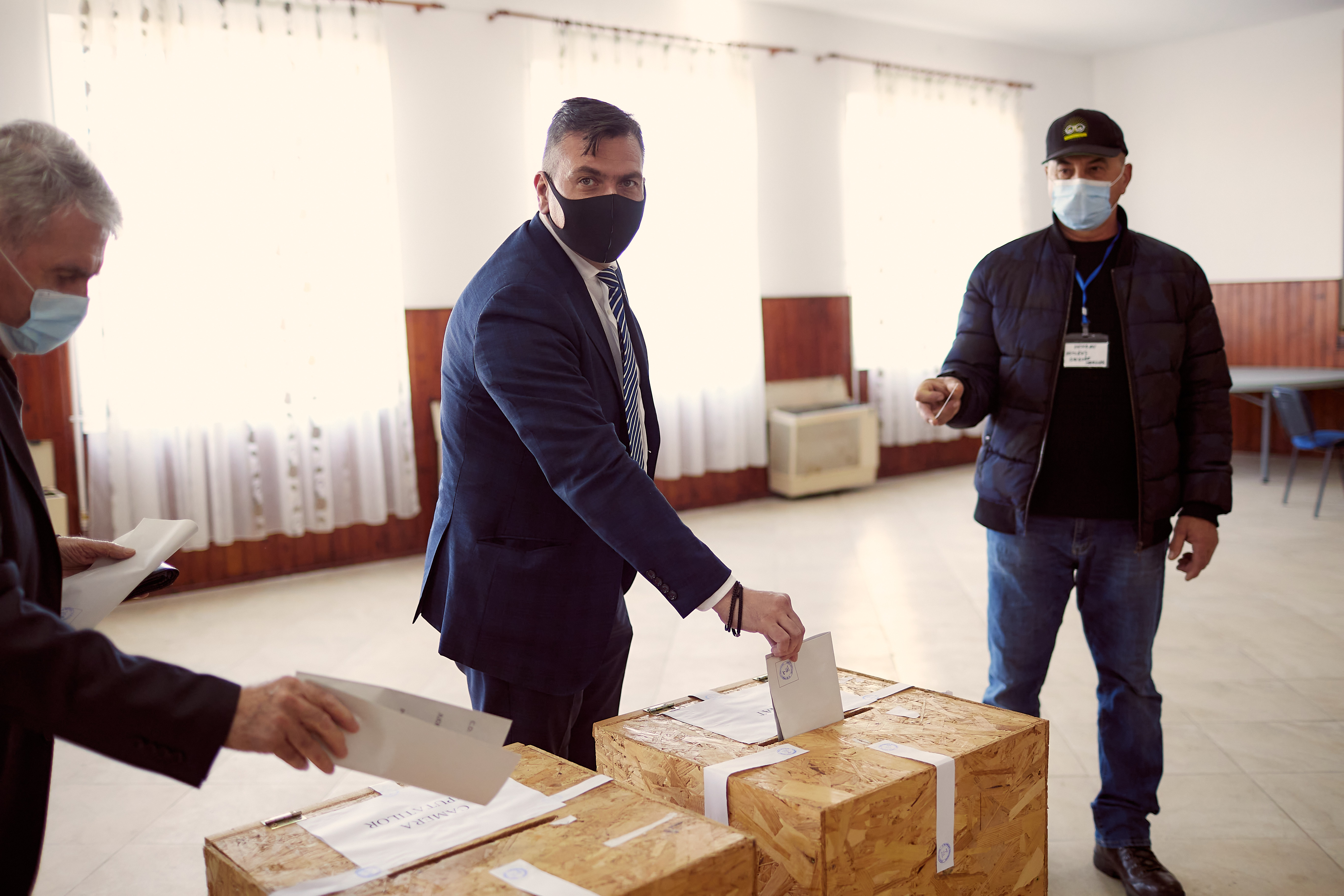 Adrian Ștef: ”Avem șansa acum să votăm pentru a ieși din criză și a repune țara pe picioare”