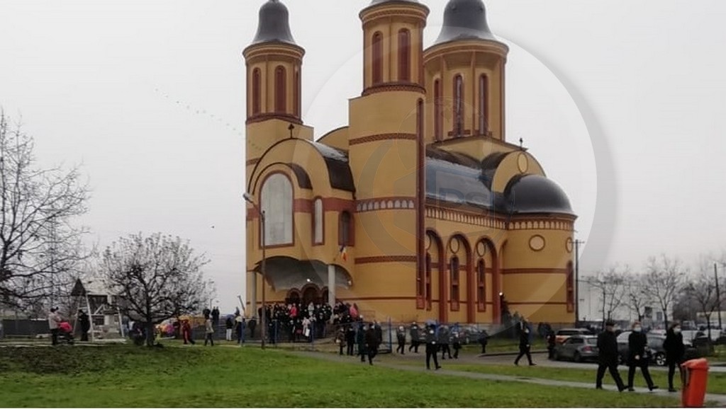 FOTOGALERIE. Sătmărenii, în număr mare la slujbele religioase de duminică
