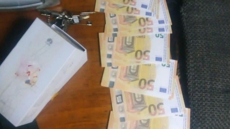 FOTO. Tânăr sătmărean, reținut pentru înșelăciune. Cumpăra bunuri de pe net și plătea cu euro falși