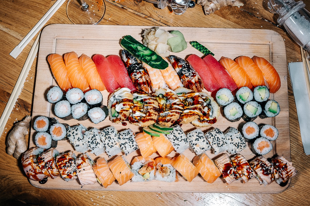 FOTO. Gustul autentic și proaspăt al sushi-ului japonez, acum și la Satu Mare