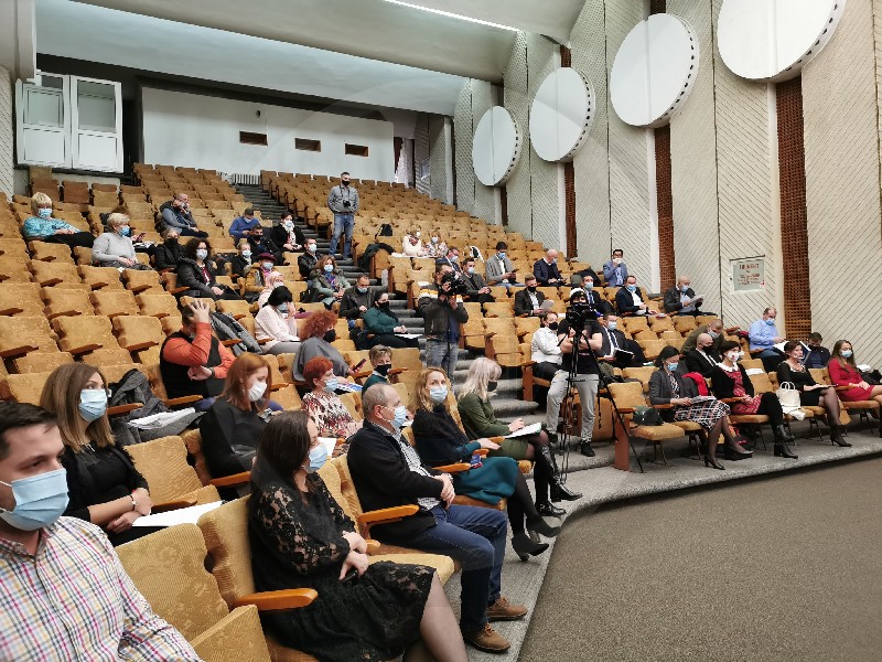 FOTO/VIDEO. Proiectul comasării școlilor, retras. Kereskényi: "Vom merge înainte cu această reorganizare"