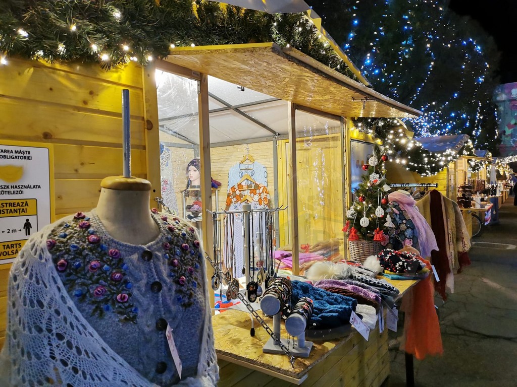 Târg de Valentine`s Day în centrul municipiului Satu Mare. Zeci de producători prezenți