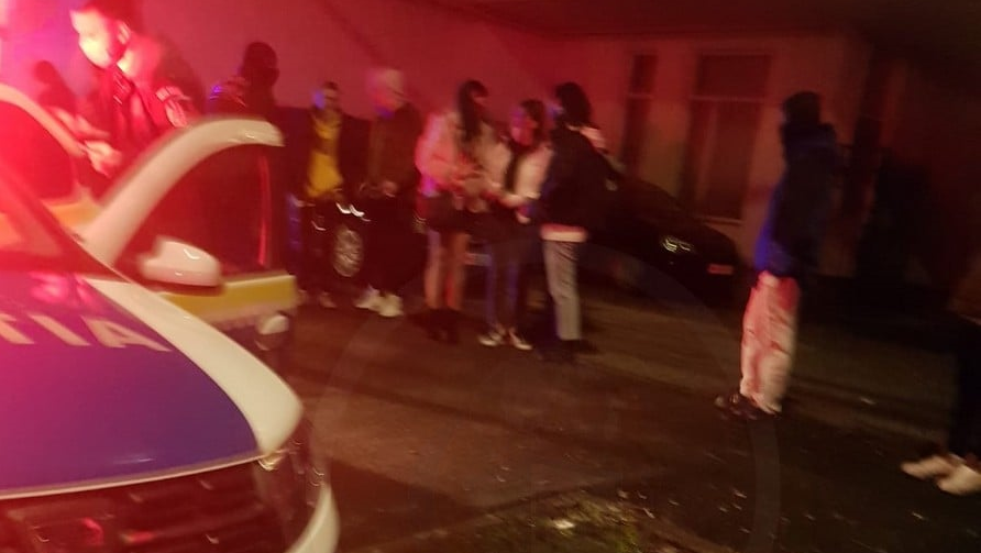 FOTO. 17 minori amendați de Poliție după cheful ilegal din municipiul Satu Mare