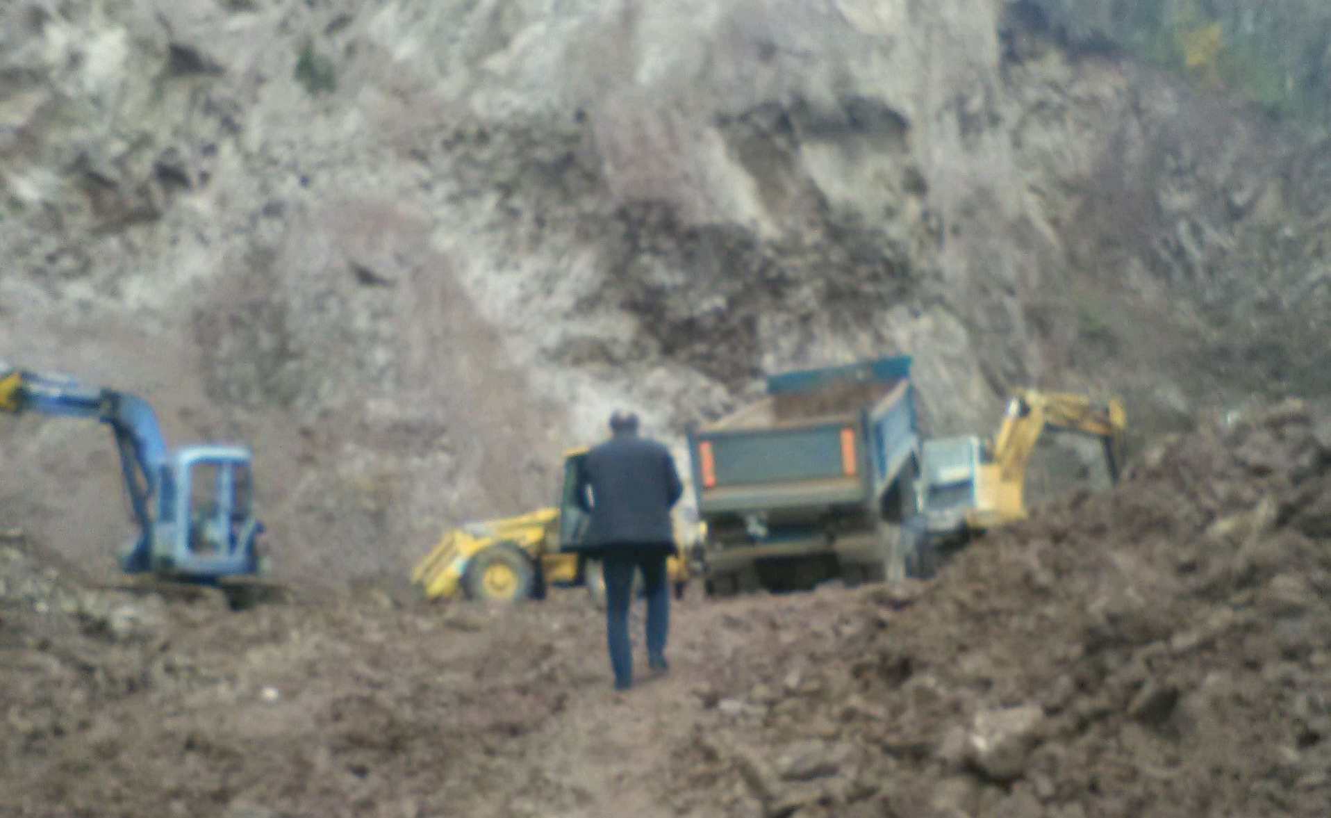 FOTOGALERIE. Șmecherii distrug natura în județ. Lucrări fără autorizații, ca-n Vestul Sălbatic