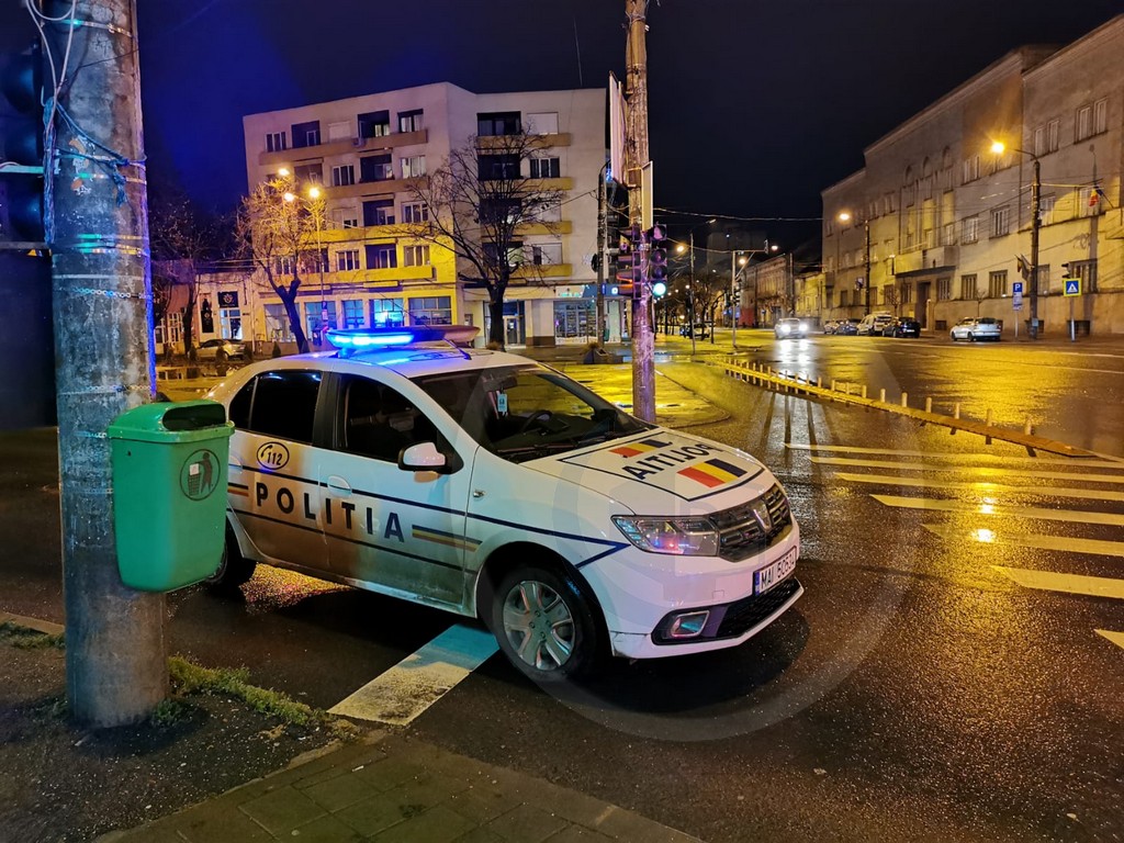 SATU MARE. Mașina unui om de afaceri, spartă de hoți. Au furat o mică avere după o tehnică nouă