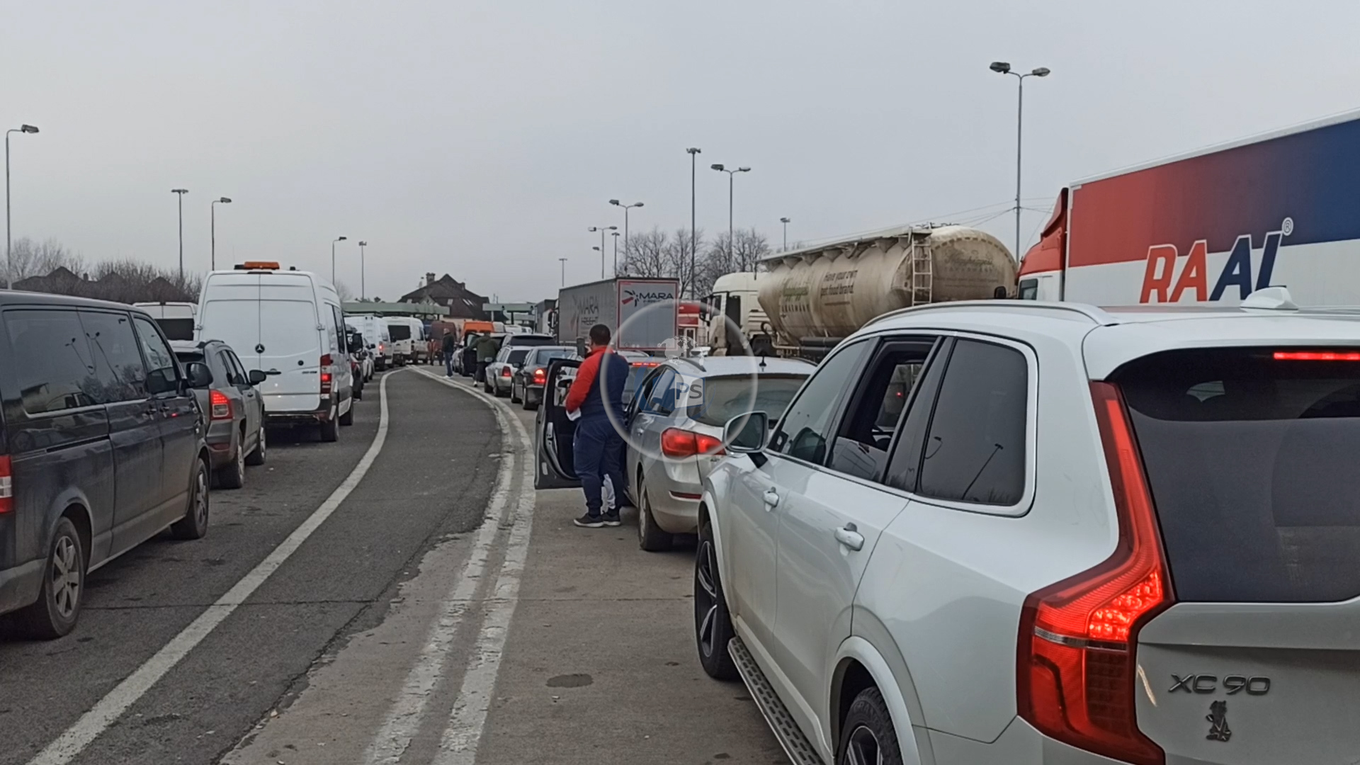 Marea Britanie, plasată în „zona roșie”. Toate persoanele, cu excepția celor vaccinate, intră în carantină