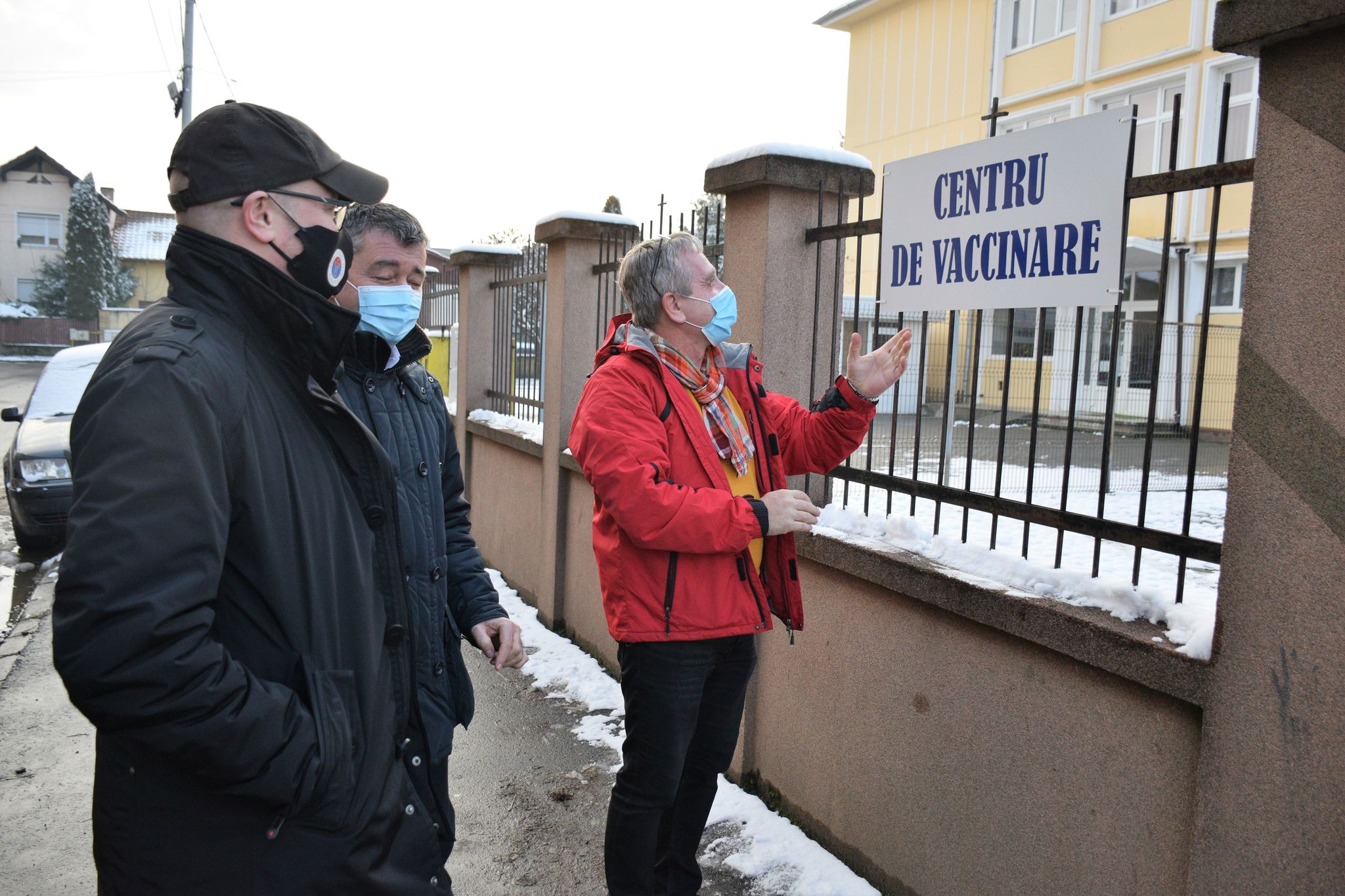 FOTO. Szatmárnémeti: Kialakítják az oltásközpontokat