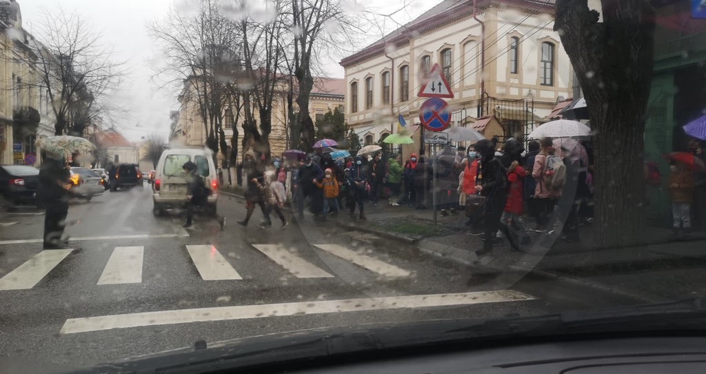 Facilități pentru părinți. Locuri speciale de parcare în jurul școlilor și grădinițelor