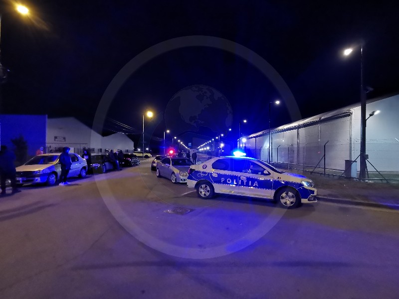 FOTO/VIDEO. Mascații au descins peste zeci de tineri suspectați că făceau "liniuțe" în Satu Mare