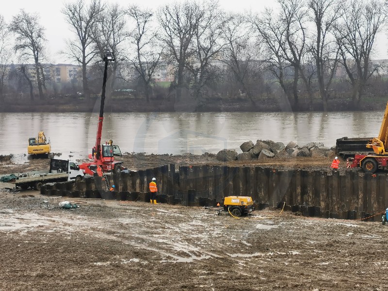 Sătmarul minunilor! ”Dorel” a tăiat un cablu. Întregul municipiu lăsat fără apă potabilă