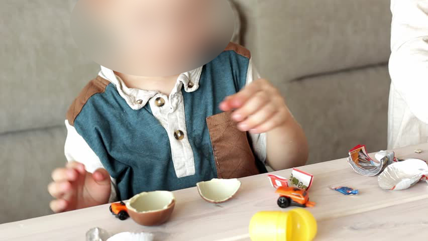 Tragedie în județul vecin. Copil de cinci ani, decedat de ziua sa de naștere. S-a înecat cu jucăria din oul cu surprize