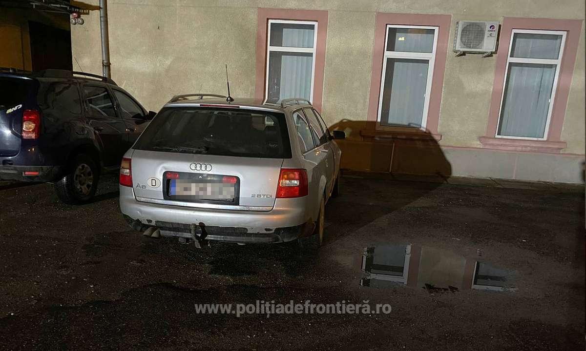 FOTO. Cel mai naiv contrabandist. Prins în municipiul Satu Mare fără permis, cu mașina plină de țigări