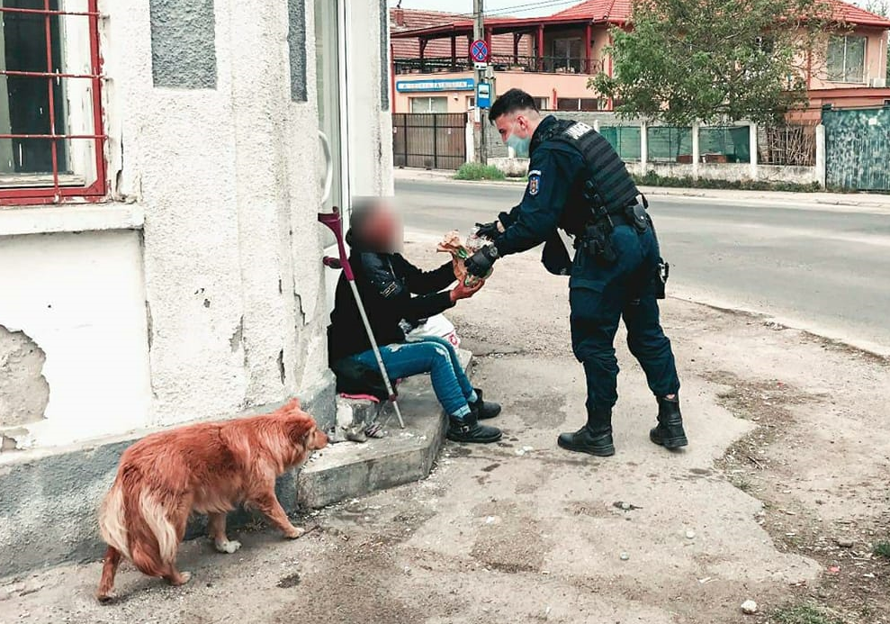 FOTO. Jandarmul din Satu Mare cu inimă de aur și povestea unui sătmărean lovit de soartă