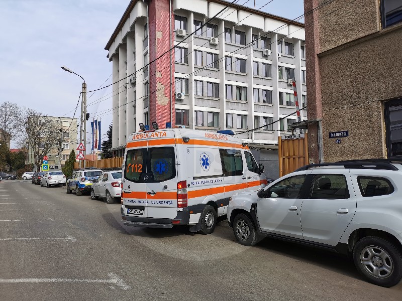 FOTO. Bărbatul decedat în custodia polițiștilor fusese arestat pentru omor