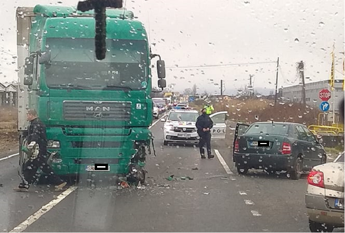 FOTO/VIDEO. Accident grav pe DN1C. Un TIR din Satu Mare a lovit o mașină