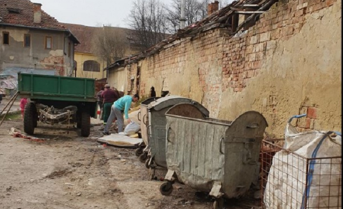 FOTO. Dramă la Carei. S-a sinucis după ce a fost evacuat din locuința socială