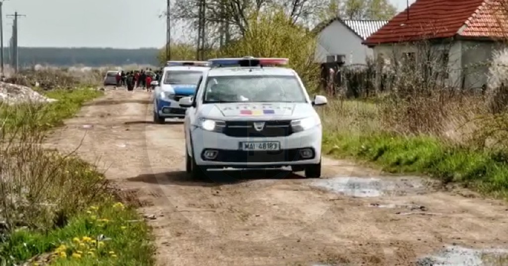 Culmea tupeului! A mers la amantă, apoi și-a sechestrat soția, care a vrut să îl părăsească