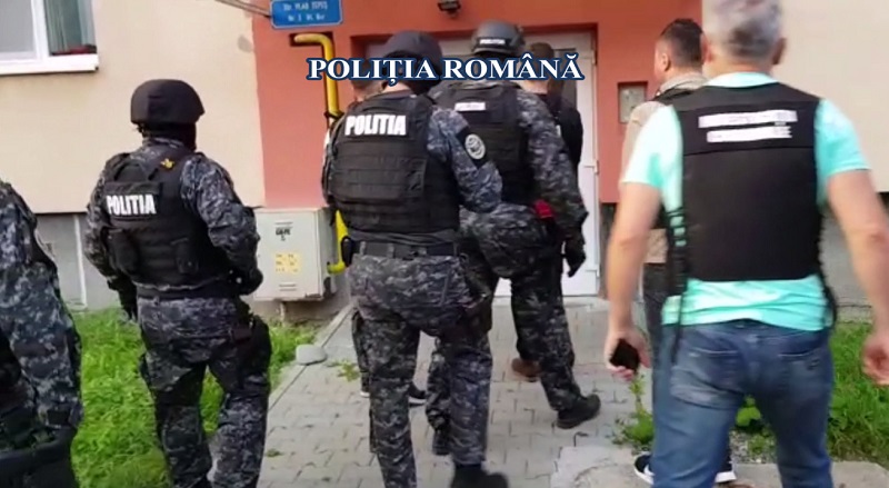VIDEO. Percheziții de amploare în țară! Serviciul de Acțiuni Speciale Satu Mare, în acțiune
