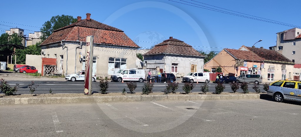 FOTO. Acțiune de amploare a poliției și RAR, pe bulevardul Lucian Blaga