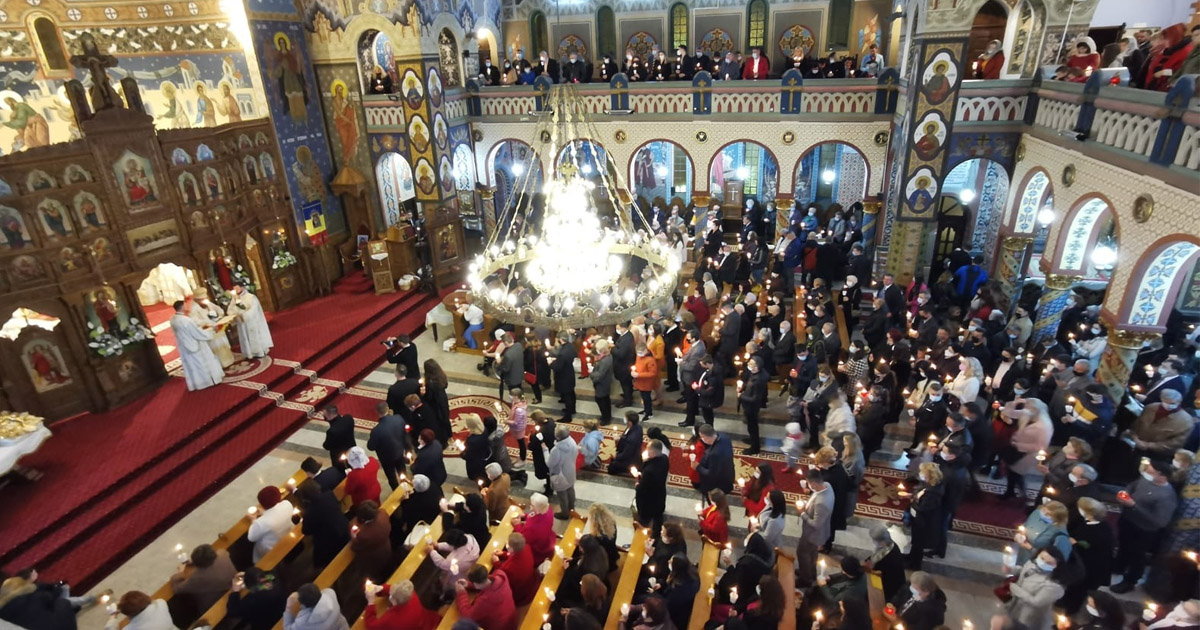 FOTOGALERIE. Noapte fără restricții de Înviere. Mii de sătmăreni în biserici