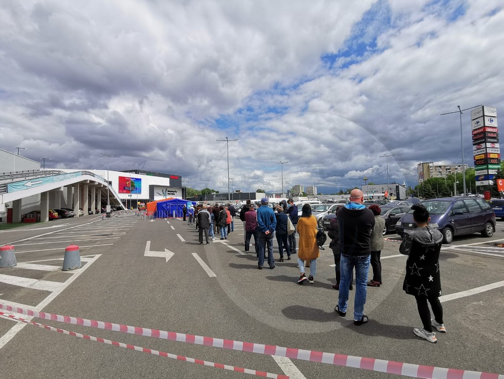 FOTO/VIDEO. Start la un nou Maraton al Vaccinării la Satu Mare. Sătmărenii, așteptați la centrul din parcarea Shopping City
