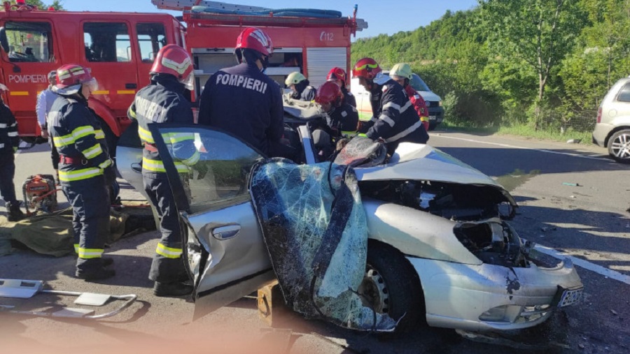 FOTO/VIDEO. Accident cu cinci morți în țară. Alte două persoane au fost rănite