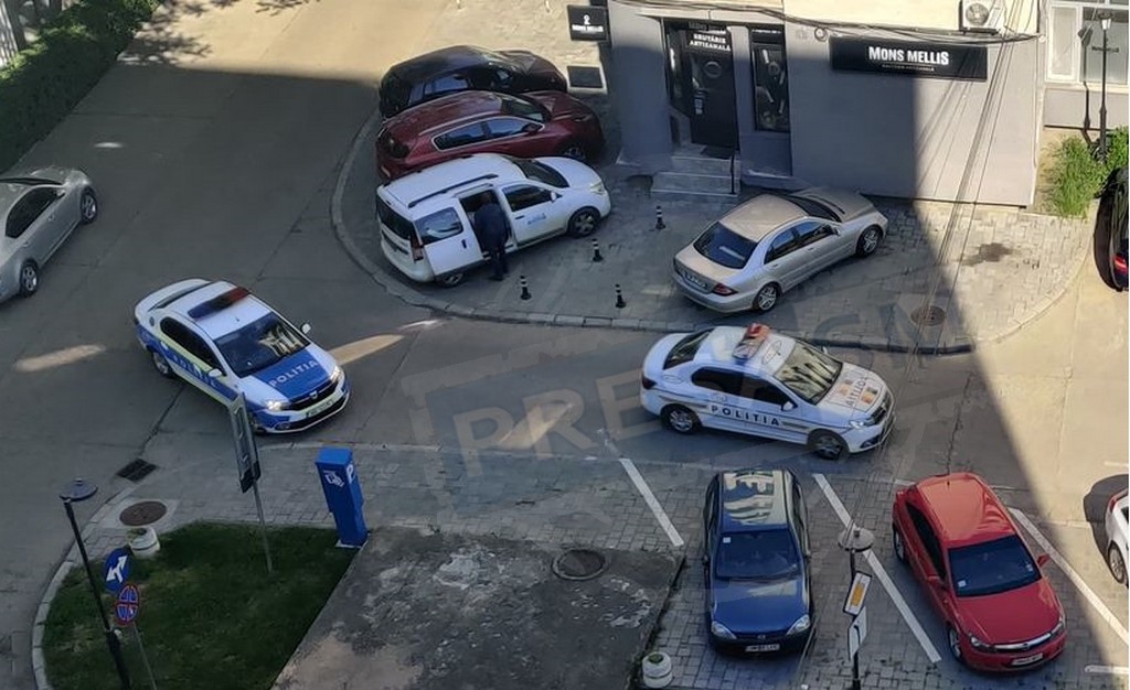 FOTO. Individ dubios, cu afecțiuni psihice, reclamat la Poliție în centrul municipiului Satu Mare