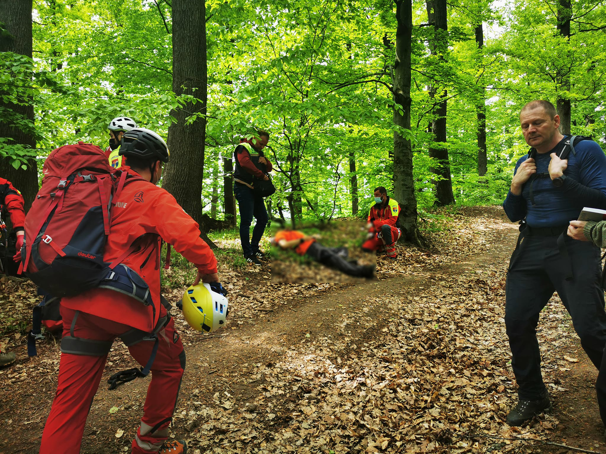 FOTO/VIDEO. Descoperire macabră. Turist găsit fără suflare pe o potecă de munte