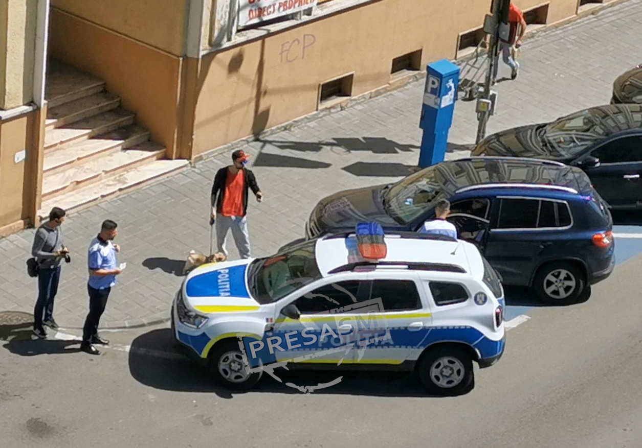 VIDEO. Scandal în centrul municipiului Satu Mare. Un șofer, la un pas să lovească doi pietoni