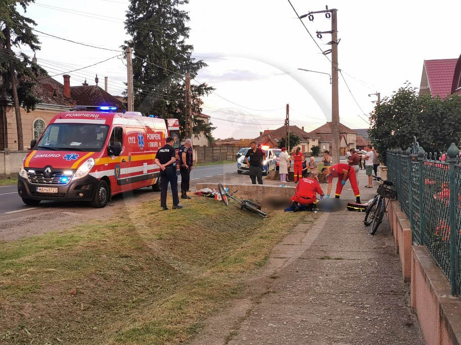 FOTO. Incident mortal în Odoreu. Un biciclist a căzut și a decedat pe trotuar