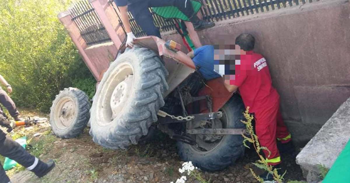 FOTO. Accident grav în județ. Victima, inconștientă. A fost chemat elicopterul SMURD