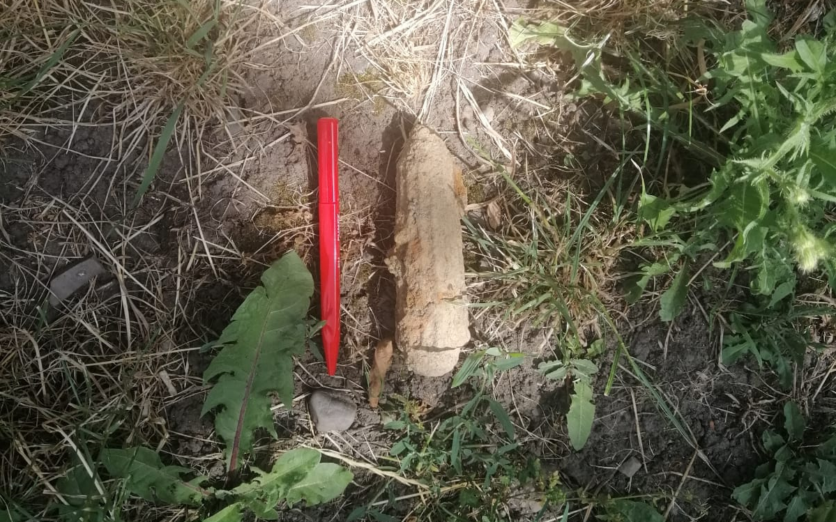 FOTO. Un sătmărean a săpat o fântână și s-a trezit cu o bombă