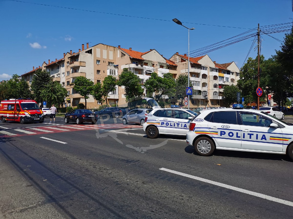 FOTO/VIDEO. Accident cu victimă pe bulevardul Lucian Blaga. Impact între două mașini