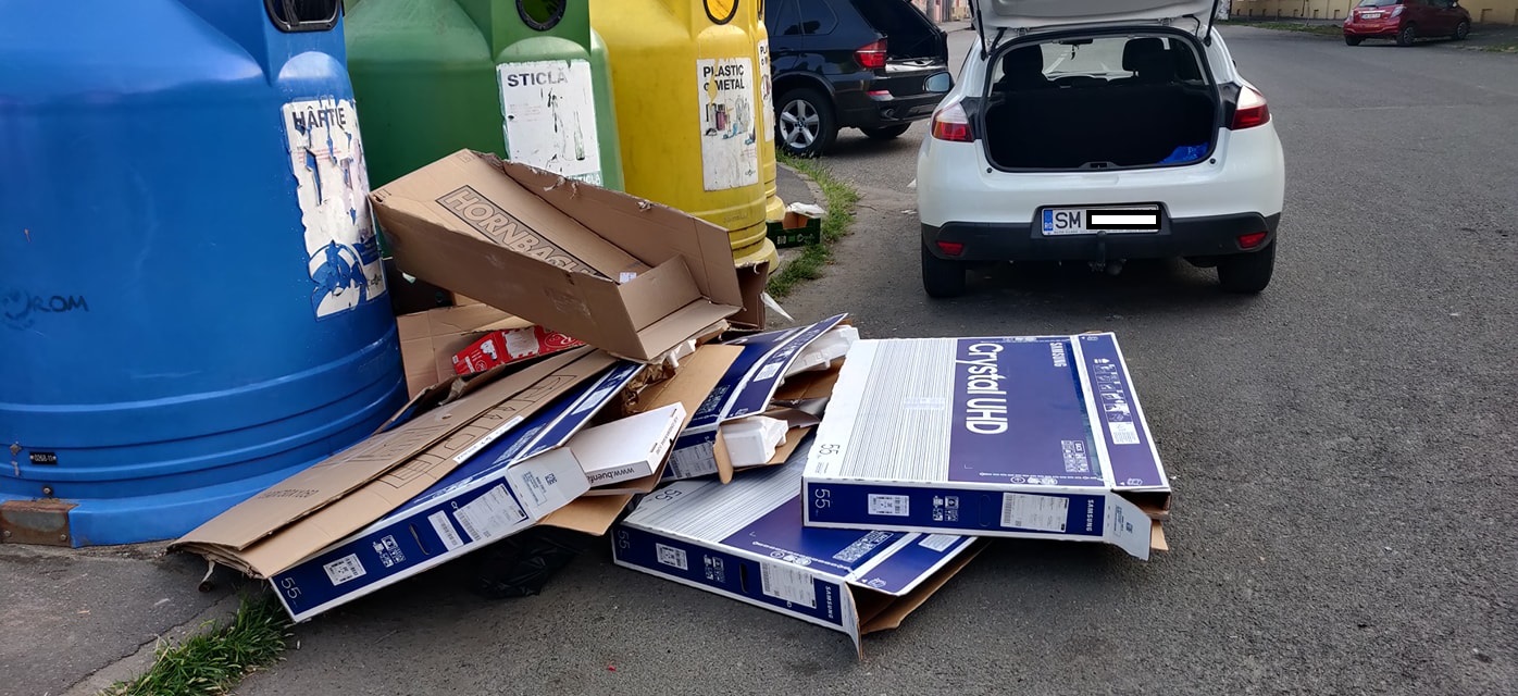 FOTO. Hotel din municipiul Satu Mare, amendat de Primărie! ”Televizoare” la gunoi